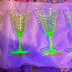 Vintage Green Stem Wine Glasses uranium set Of 4